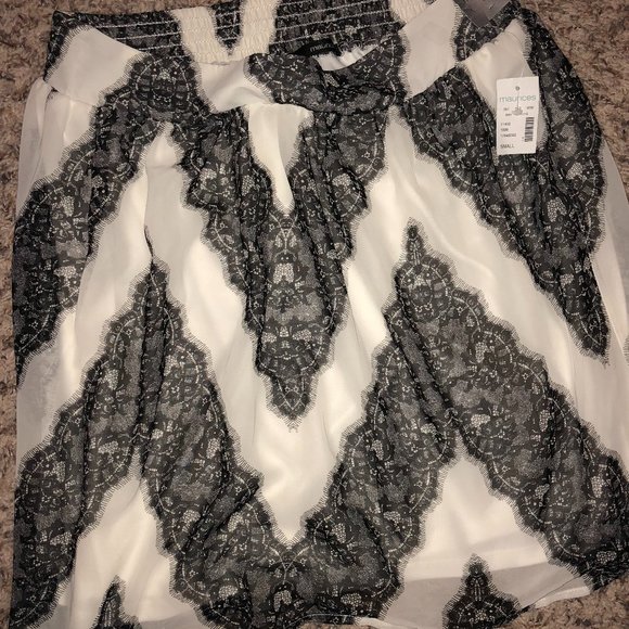 Maurices Chiffon Skirt White & Black Chevron NWT - Picture 8 of 8